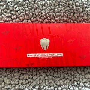 Jeffree Star cavity Skin Frost Highlighter Palette